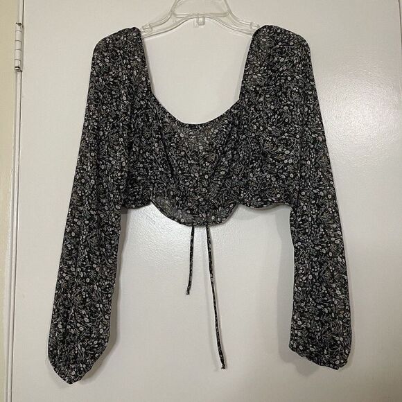 NEW! LE LIS Black floral boho festival long sleeve sheer crop top size medium - Picture 5 of 6